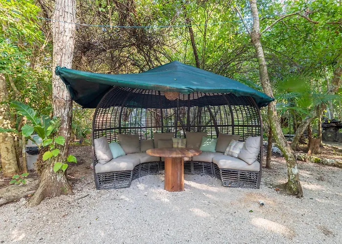 Jungle Glamping K'u' Kuk *